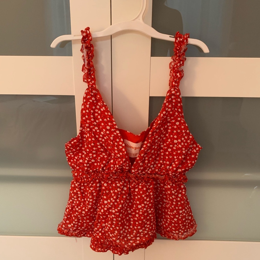 BRAND NEW Showpo red top
